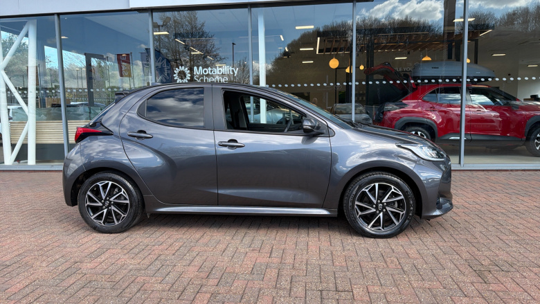 Toyota Yaris 1.5 Hybrid Design 5dr CVT Hybrid Hatchback